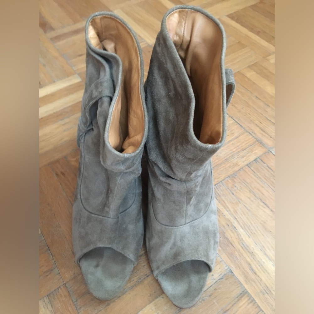 Plomo suade/ leather open toe short boots size 8 color sage